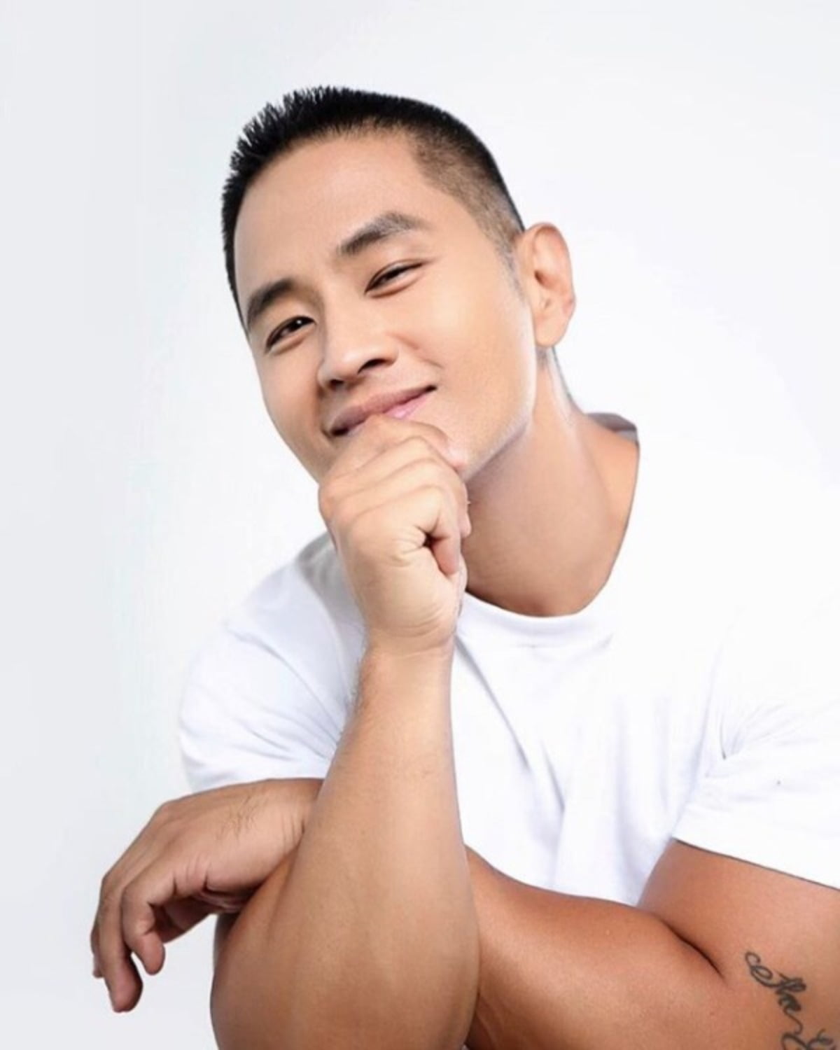 Fans Urge Lifting of Entry Ban on Korean-American Singer Steve Yoo Amid Calls for Political Pardons