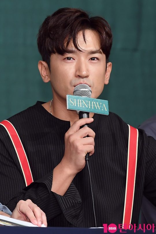 Shinhwa's Lee Min-woo Announces December Arrival of Baby with Fiancée