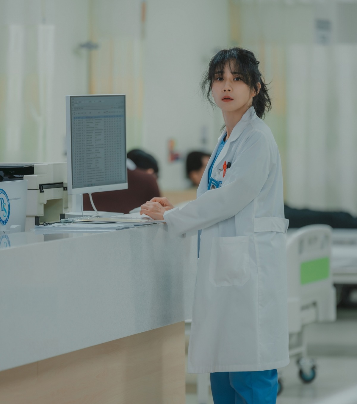 Lee Bo-young Returns to MBC After 13 Years with 'Mary Kills People'