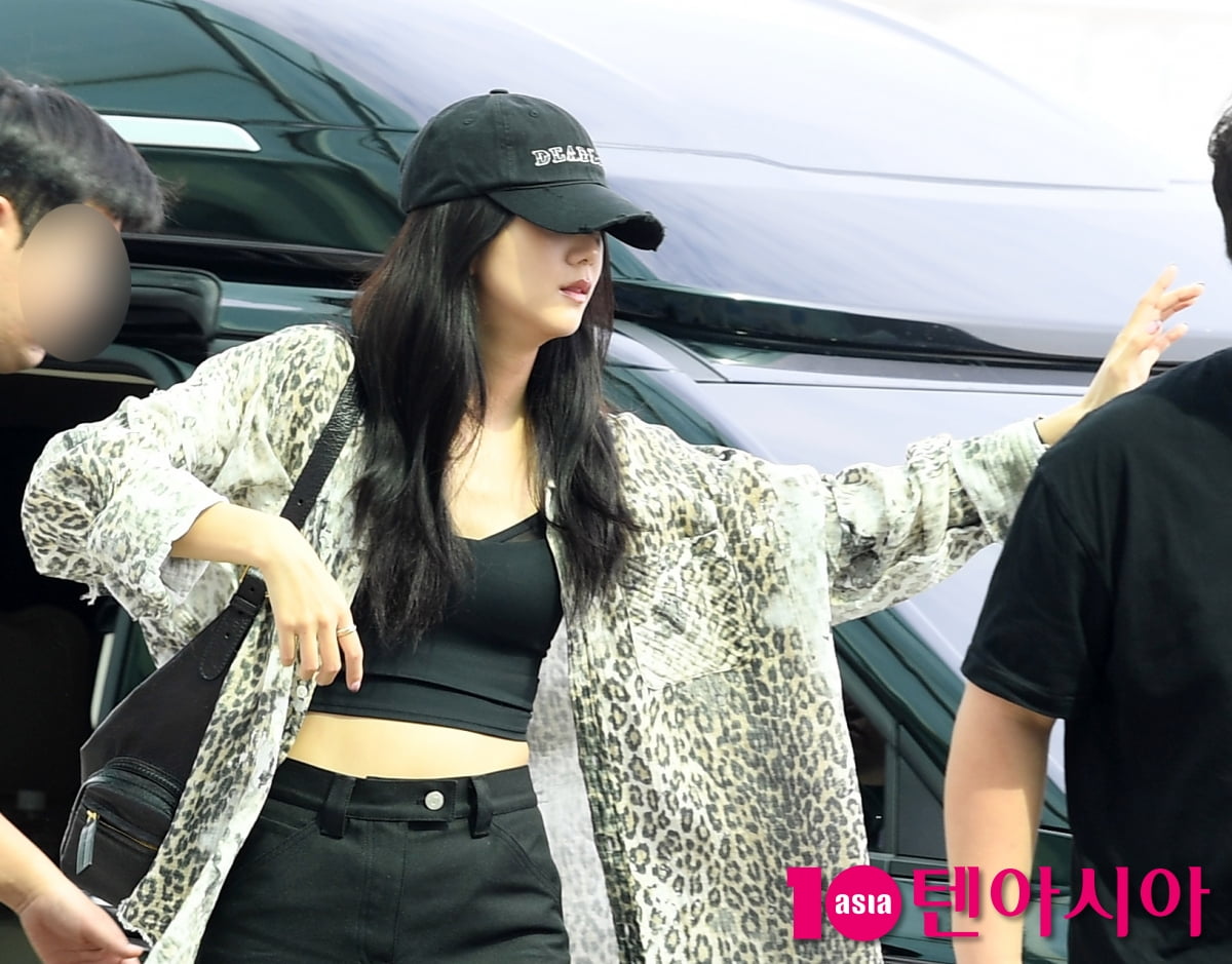 BLACKPINK's Jisoo Heads to France for World Tour