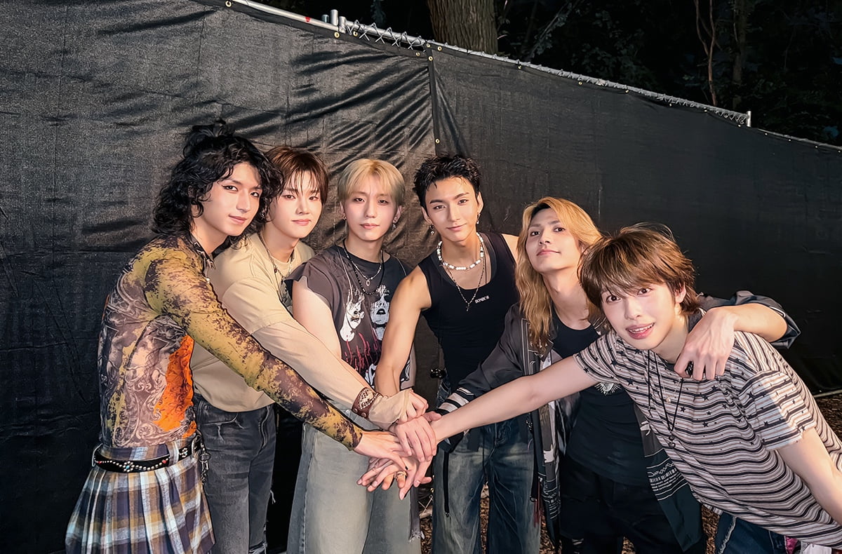 Xdinary Heroes Make a Powerful Debut at Lollapalooza Chicago, Proving Their Global K-Pop Super Band Potential