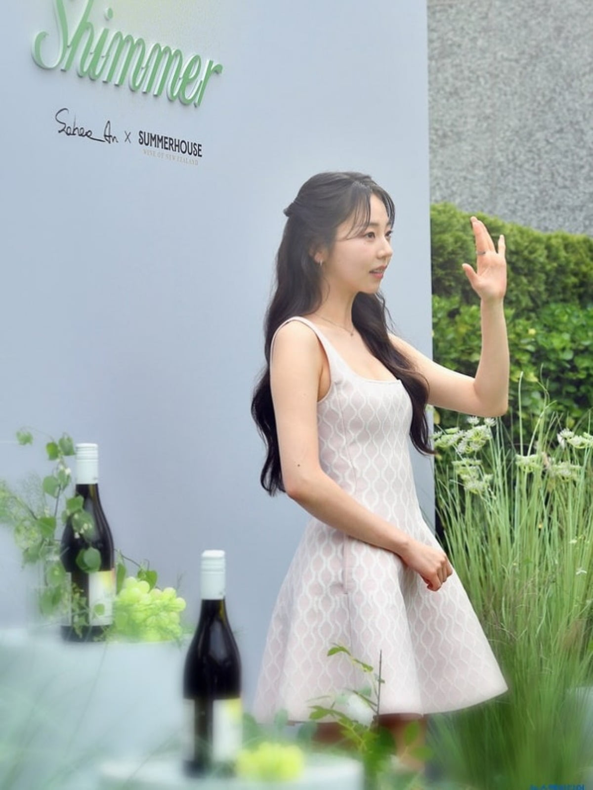 Former Wonder Girls Member Ahn Sohee Stuns at Wine Event with Timeless Beauty