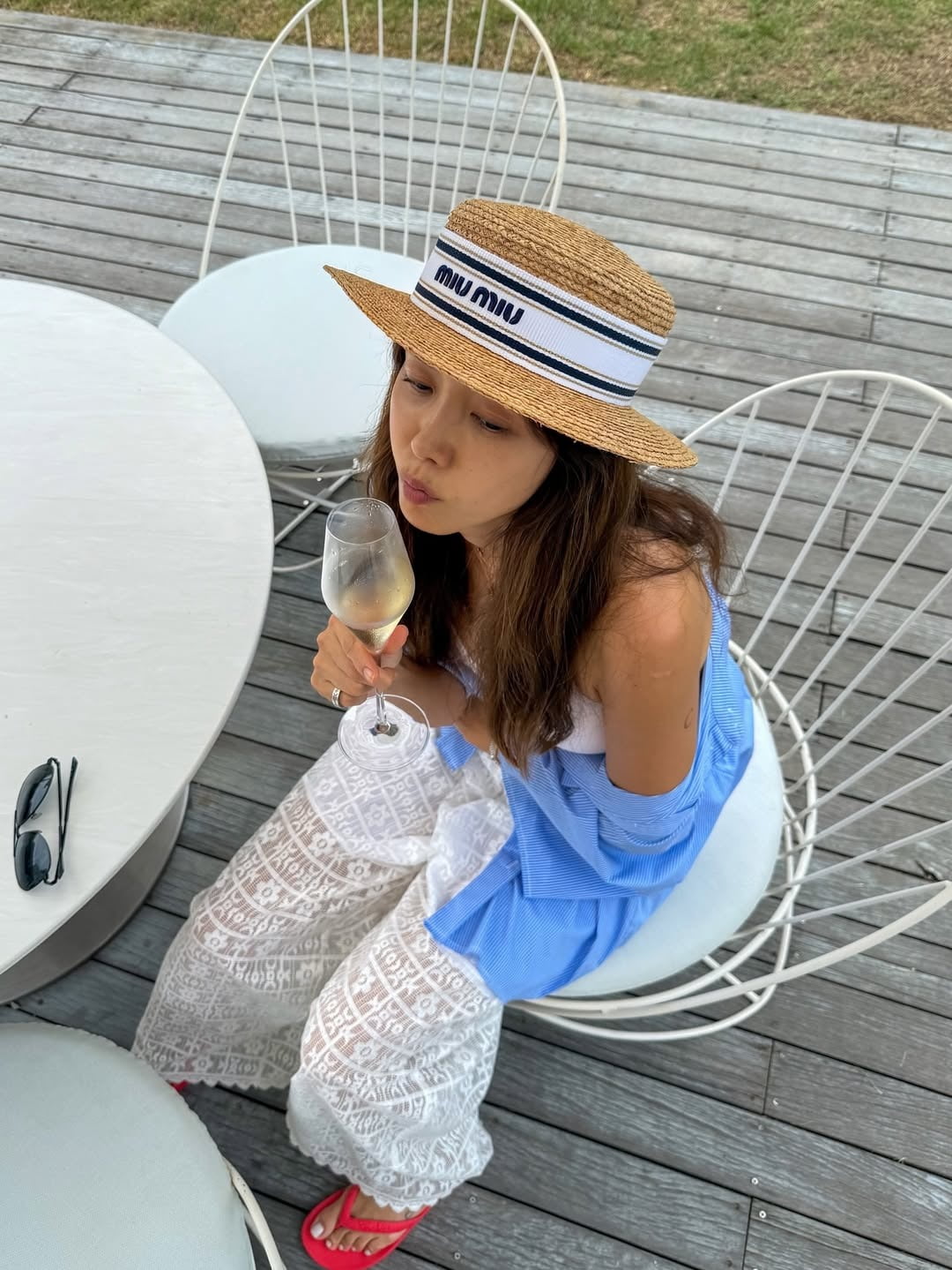 Korean Actress Chae Jung-an Stuns Fans with Refreshing Summer Look