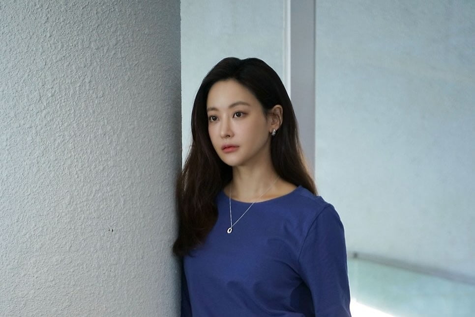 オ・ヨンソ、圧倒的な清純美と独特な雰囲気を披露