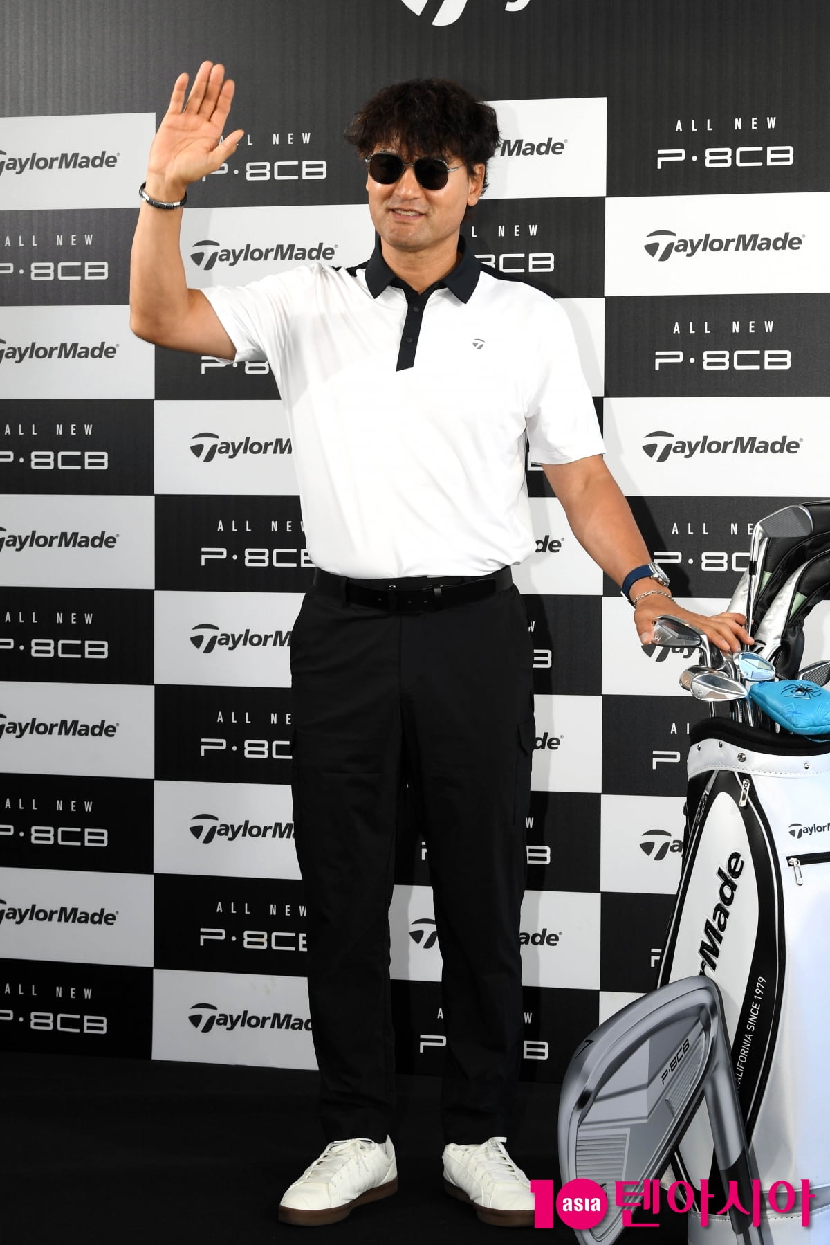 元野球選手パク・チャンホ、テーラーメイドP.8CBショーケースに登場