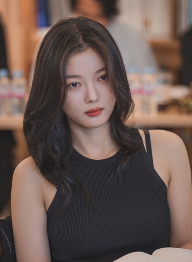 Kim Yoo-jung's First TVING Original 'Dear X' Set for November Release
