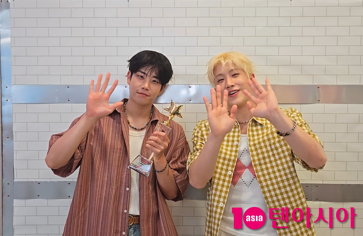 ASTRO Crowned Best Male Idol Group at 13th TOP TEN AWARDS