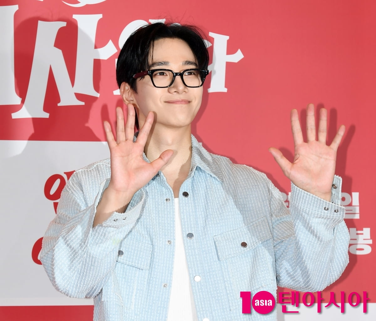 Lee Junho Attends VIP Premiere of 'Pretty Crazy' in Seoul