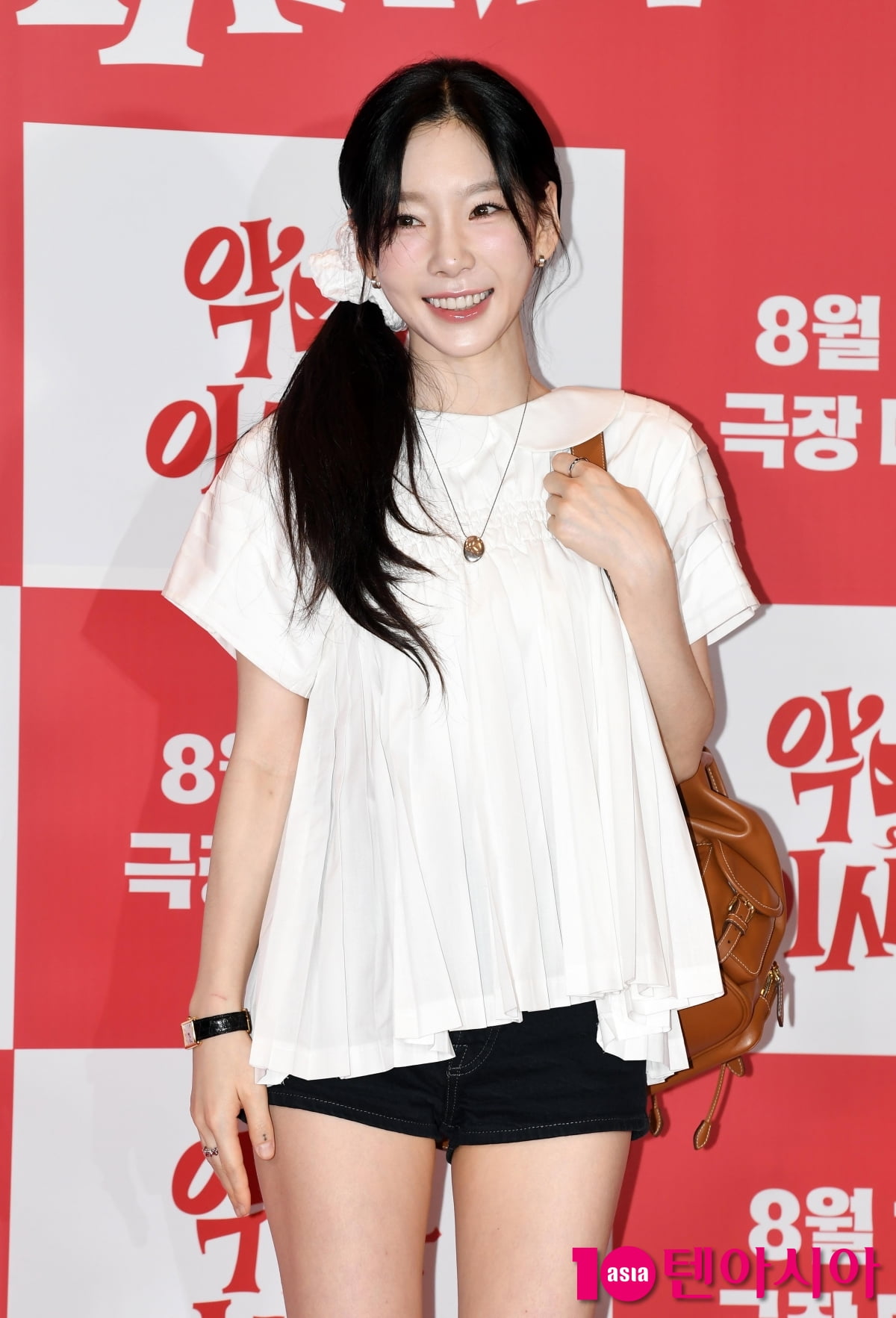 Girls' Generation's Taeyeon Attends VIP Premiere of 'Pretty Crazy'