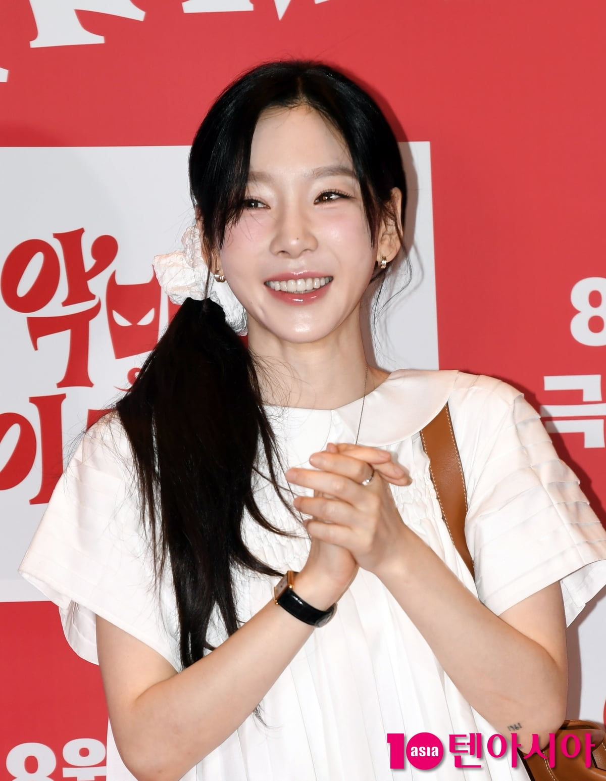 Girls' Generation's Taeyeon Attends VIP Premiere of 'Pretty Crazy'