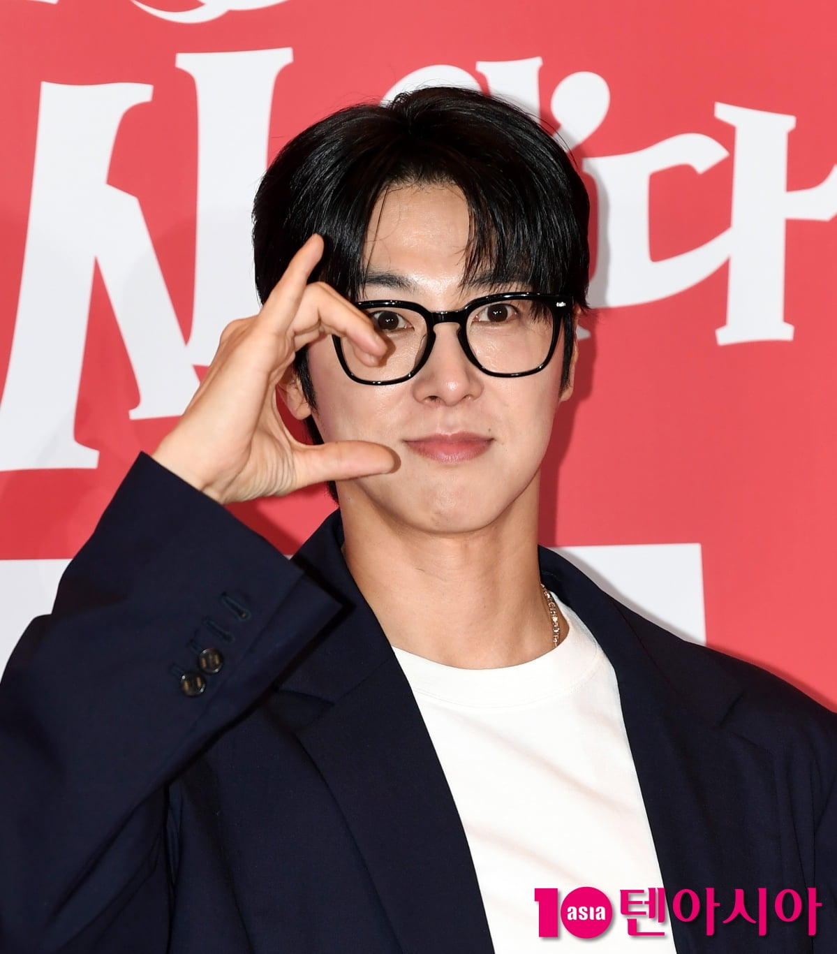 TVXQ's Yunho Attends VIP Premiere of 'Pretty Crazy' in Seoul