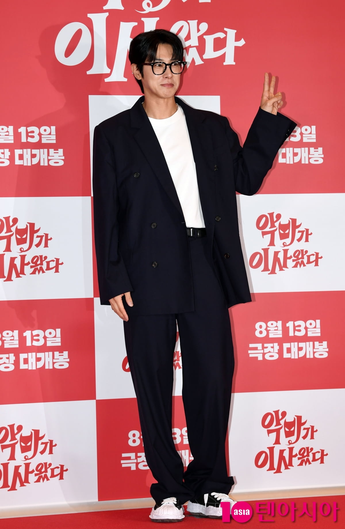 TVXQ's Yunho Attends VIP Premiere of 'Pretty Crazy' in Seoul