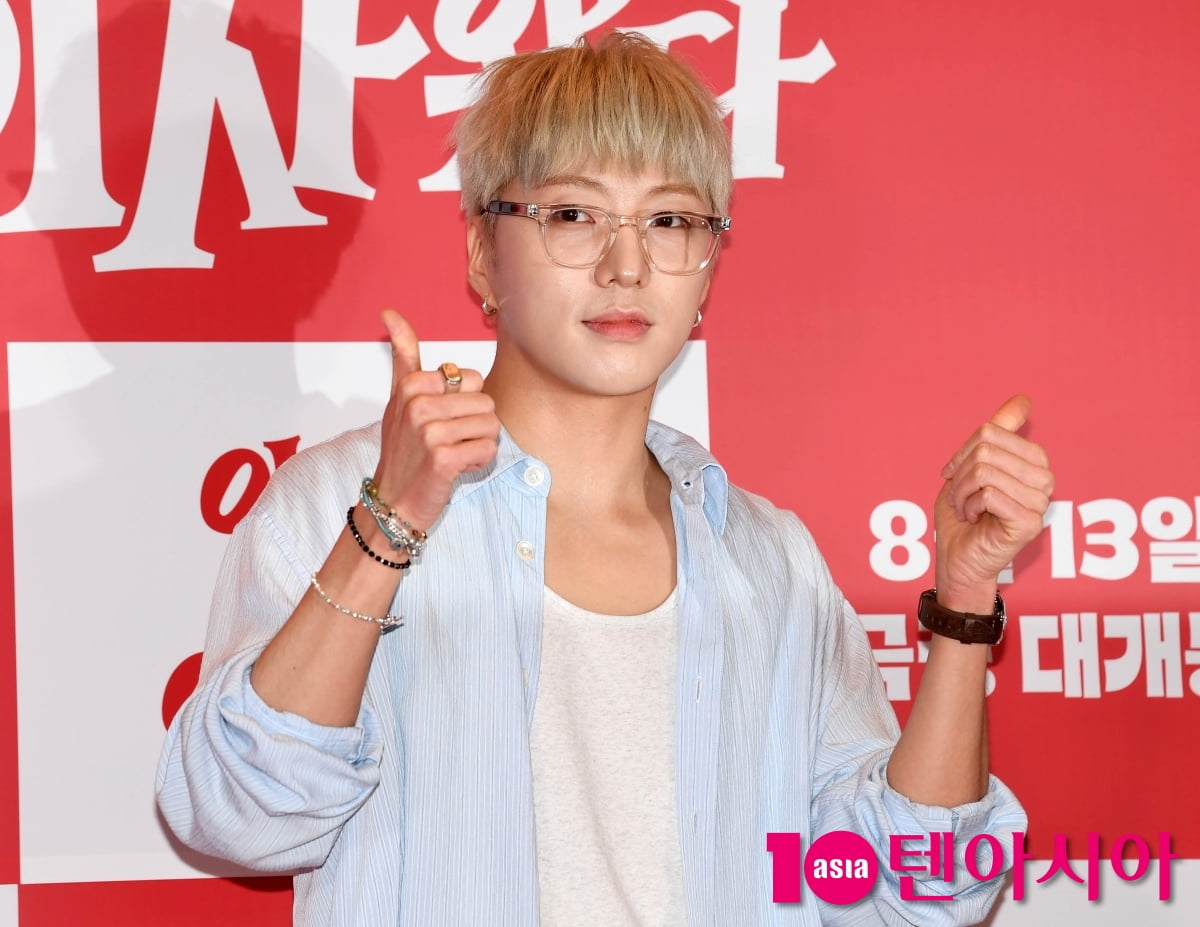 Kang Seung-yoon Attends VIP Premiere of 'Pretty Crazy' in Seoul