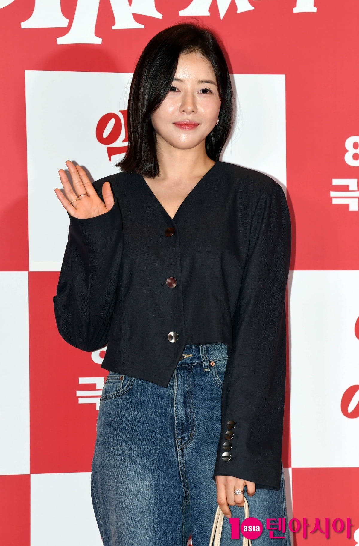 パク・ハナ、映画『悪魔が引っ越してきた』VIP試写会に登場