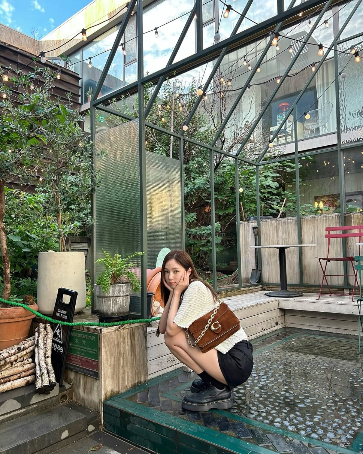 Chae Soo-bin Shines in Summer-Themed Photoshoot, Captivating Fans with Her Timeless Beauty