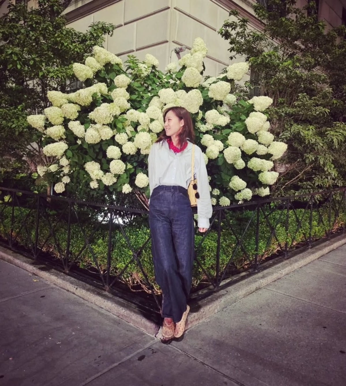 Korean Actress Gong Hyo-jin Captivates with Chic Urban Style on Instagram