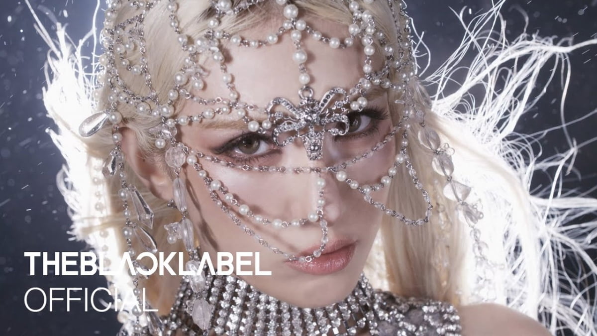 Jeon Somi Joins The Black Label's Winning Streak with New EP 'Chaotic & Confused'