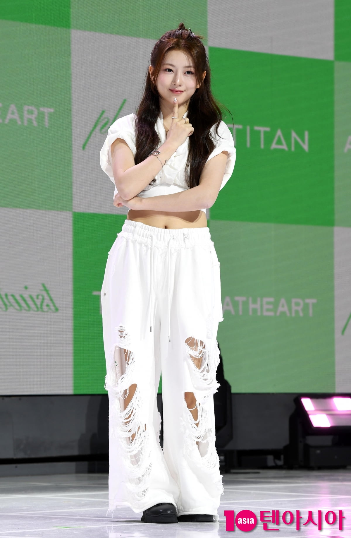 AtHeart's Bome Shines at 'Plot Twist' EP Showcase in Seoul
