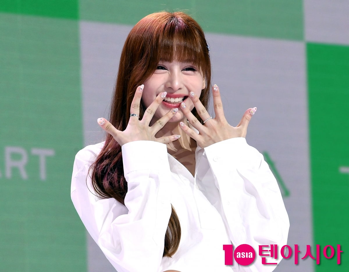 AtHeart's Katelyn Shines at 'Plot Twist' EP Showcase in Seoul
