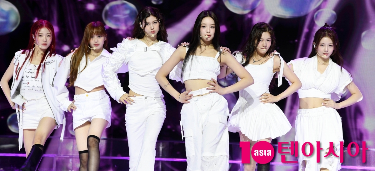 K-Pop Group AtHeart Dazzles at First EP 'Plot Twist' Showcase in Seoul