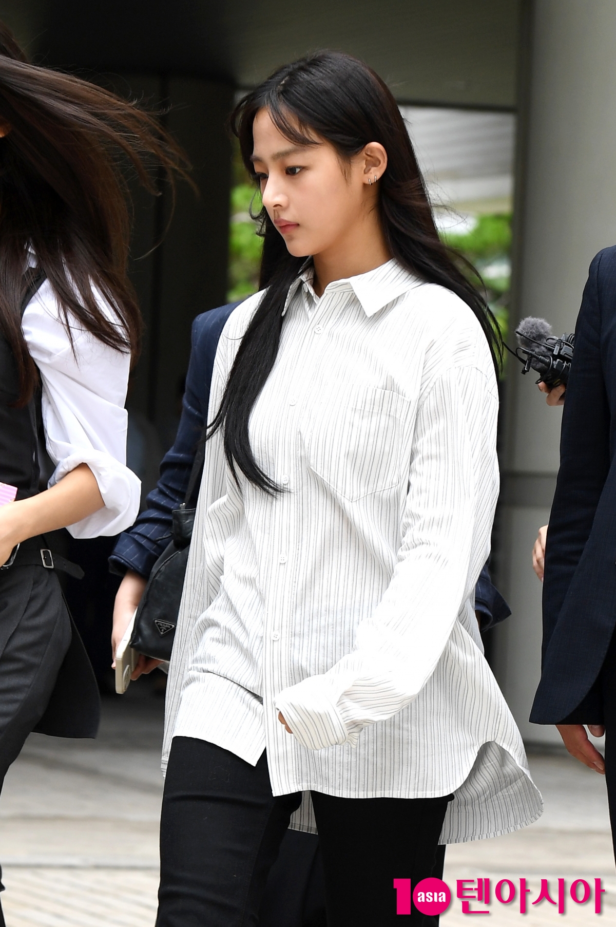 ニュージンズとアドア、専属契約紛争で再び対面へ - 2回目の調停日程決定