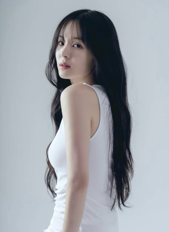 元HOT ISSUEのヒョンシン、ペク・ソラに改名し女優デビュー！話題のドラマ『ドクターシン』で主演に抜擢