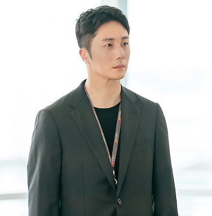 Unexpected Twists in 'Our Golden Days': Jung Il-woo's Character Faces Unforeseen Challenges