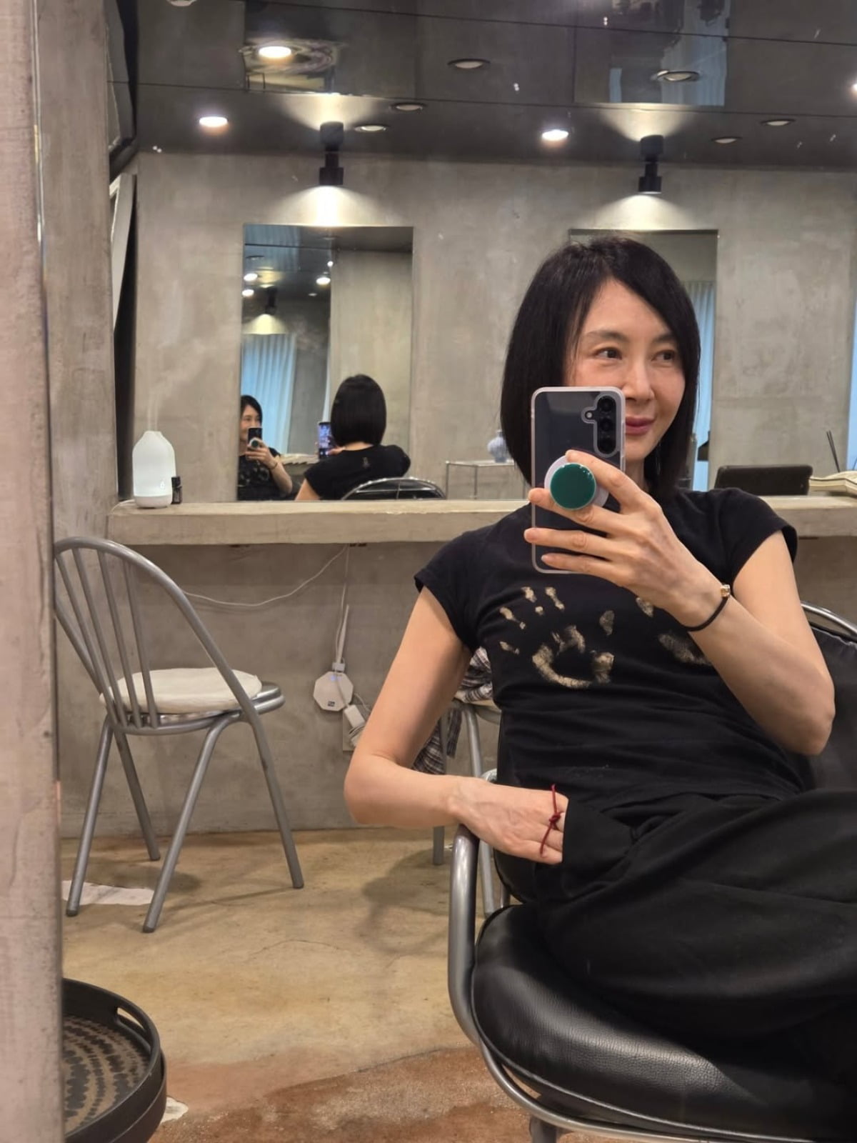 Korean Actress Chae Si-ra Stuns Fans with Timeless Elegance and Youthful Beauty