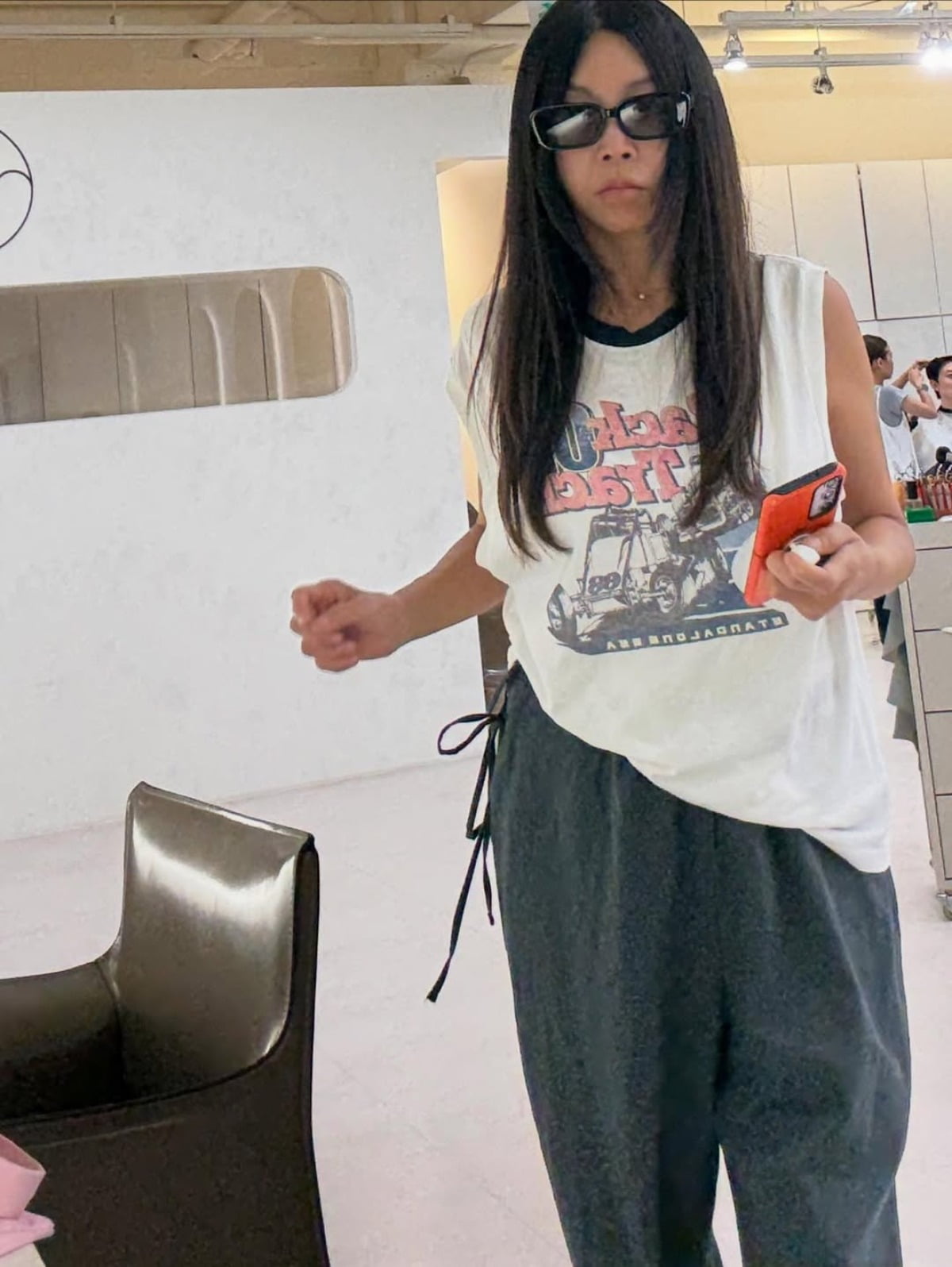 シックな魅力を放つ女優ファン・シンヘ、最新の姿を公開