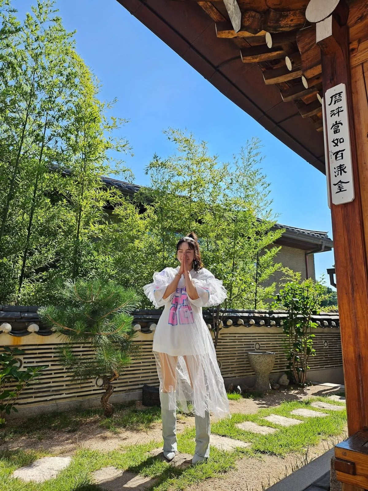 チャン·ヨンラン、伝統韓屋で独特のスタイリング公開