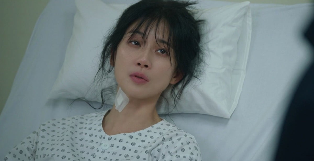 Shocking Twist Revealed: Lee Bo-young's Character Suspected in Mother's Murder on 'Mary Kills People'
