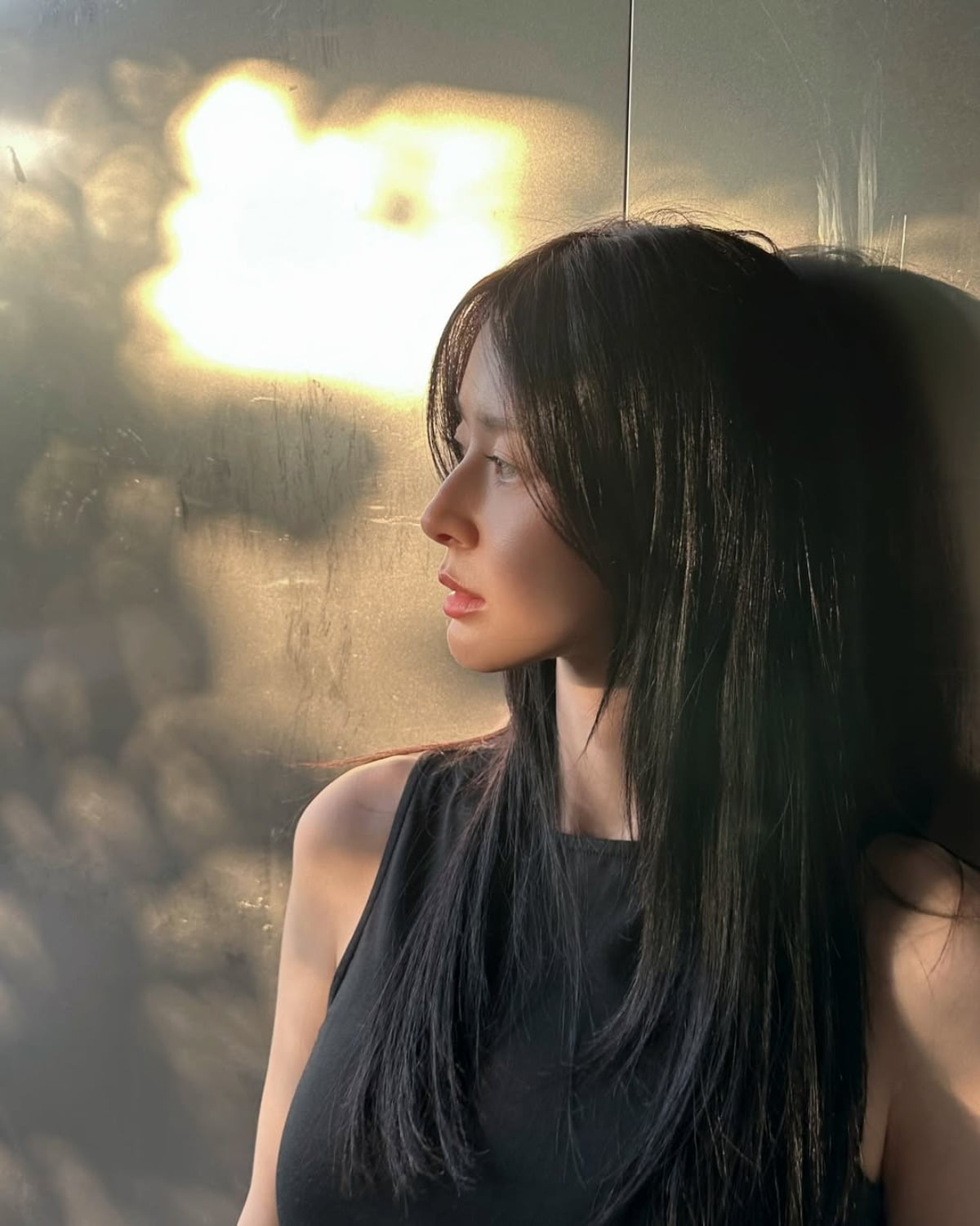 Kwon Nara Stuns Fans with Goddess-like Beauty in Latest Instagram Update