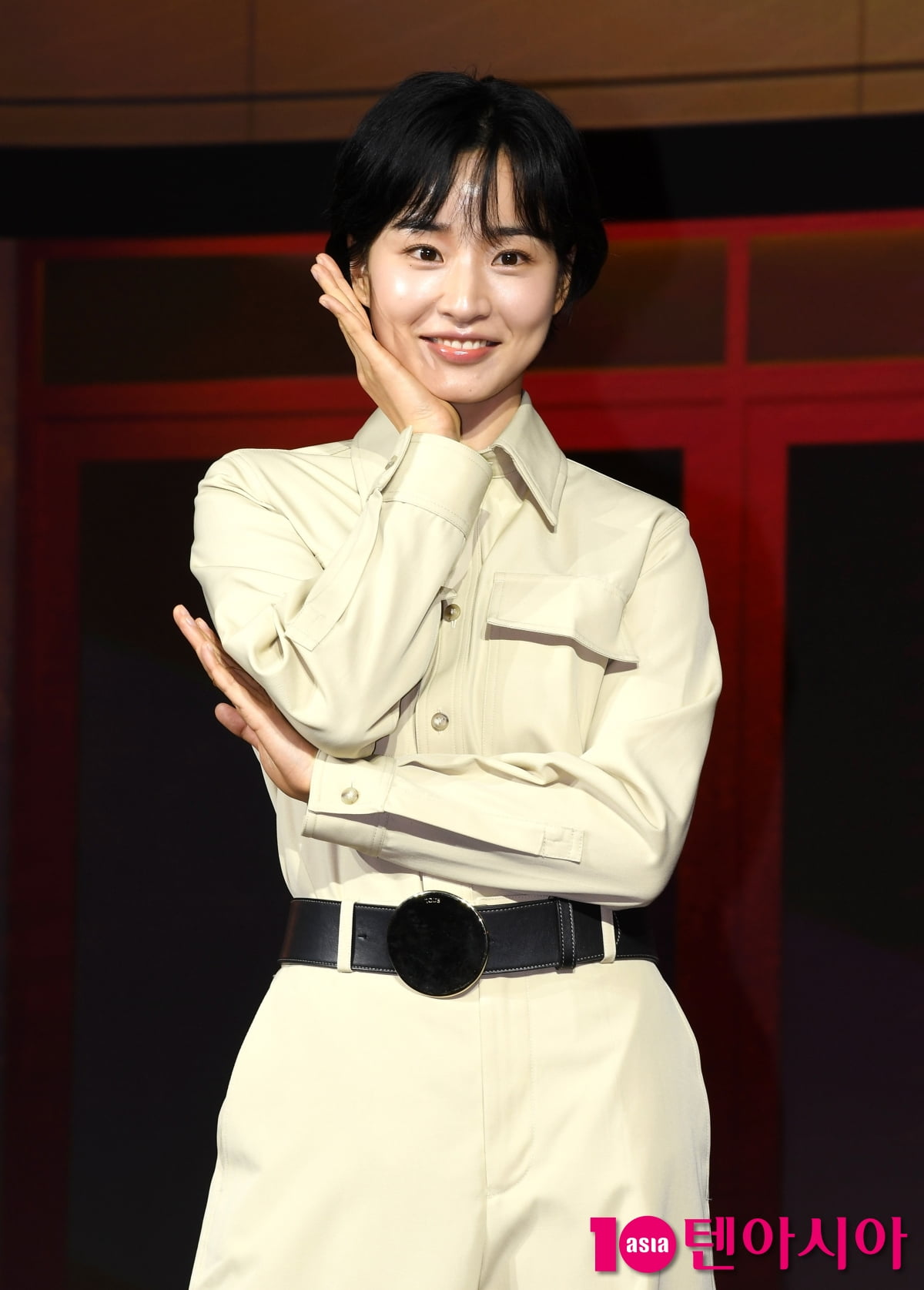 ネットフリックスシリーズ『エマ』制作発表会に参加したバン・ヒョリン