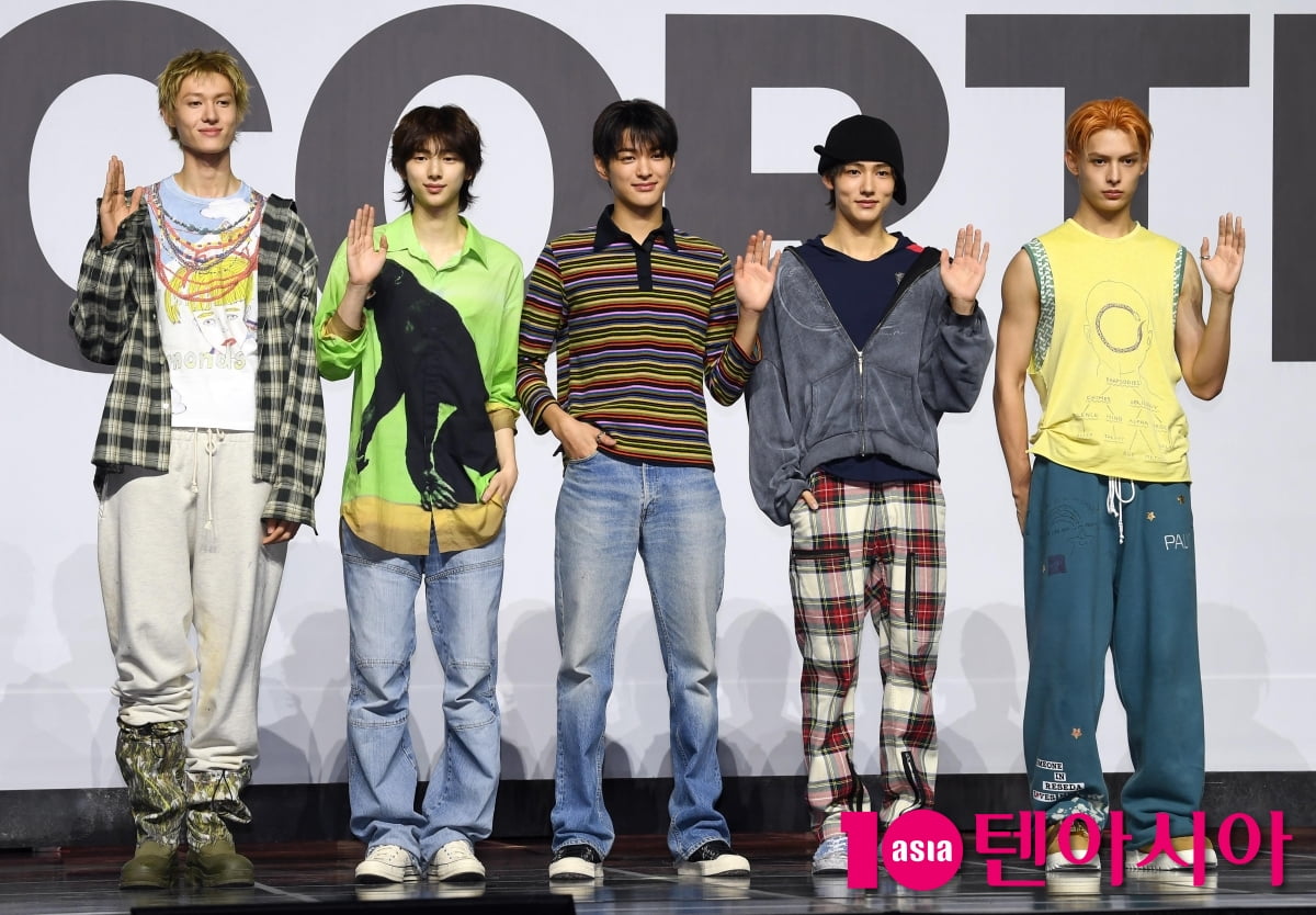 CORTIS Debuts with 'COLOR OUTSIDE THE LINES' at Seoul Showcase