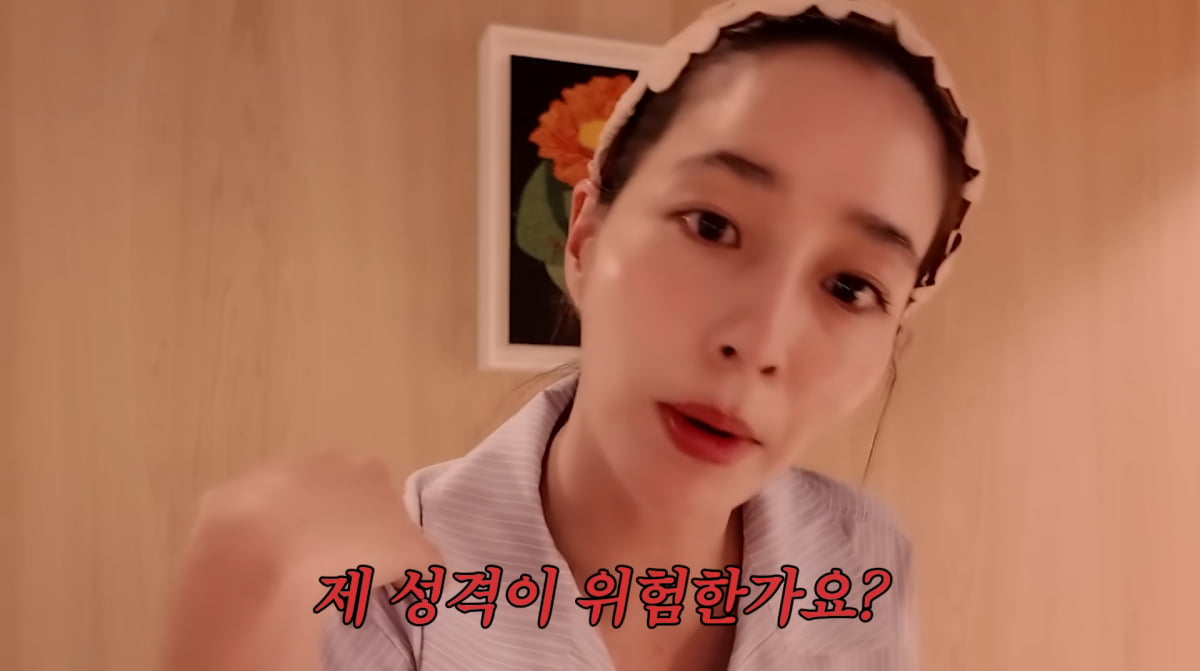 Lee Min-jung Surprises Husband Lee Byung-hun with Cash-Filled Cake on His Birthday