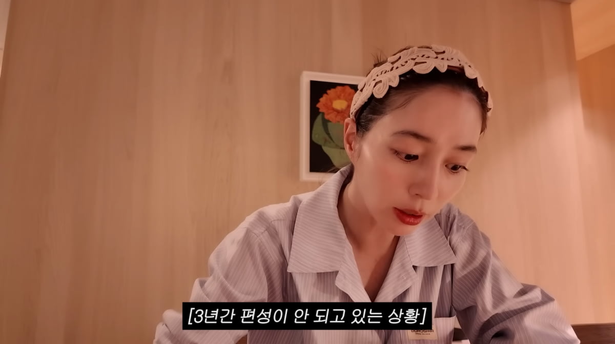Lee Min-jung Surprises Husband Lee Byung-hun with Cash-Filled Cake on His Birthday
