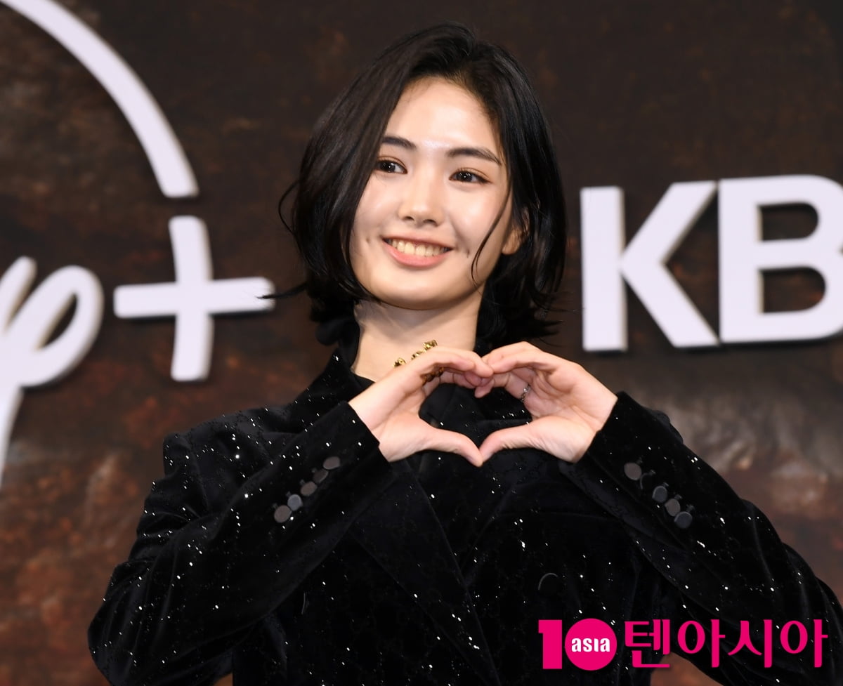 Taiwanese Actress Regina Lei Attends Press Conference for New Series 'Twelve'