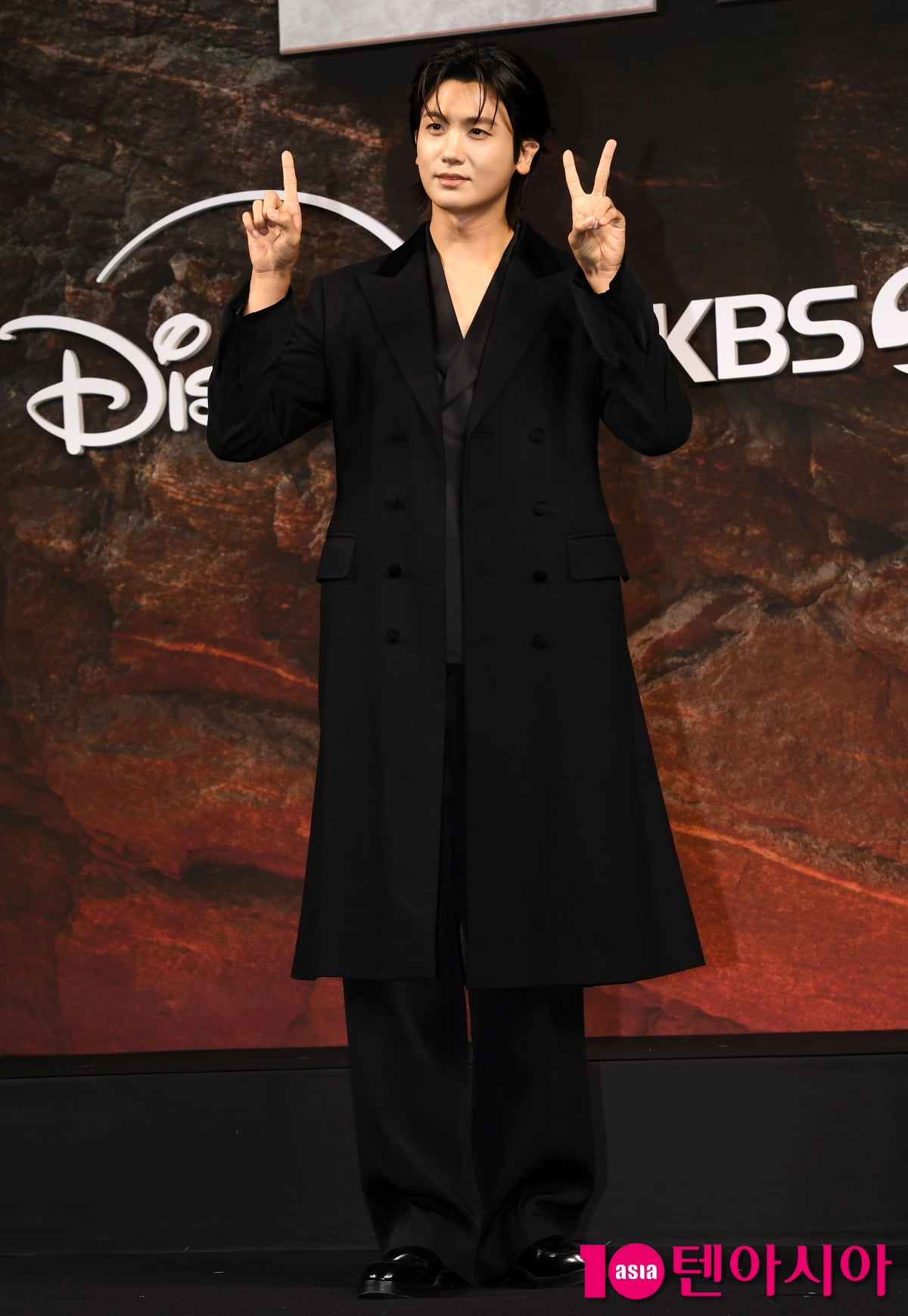 Park Hyung-sik Attends Press Conference for New Series 'Twelve'