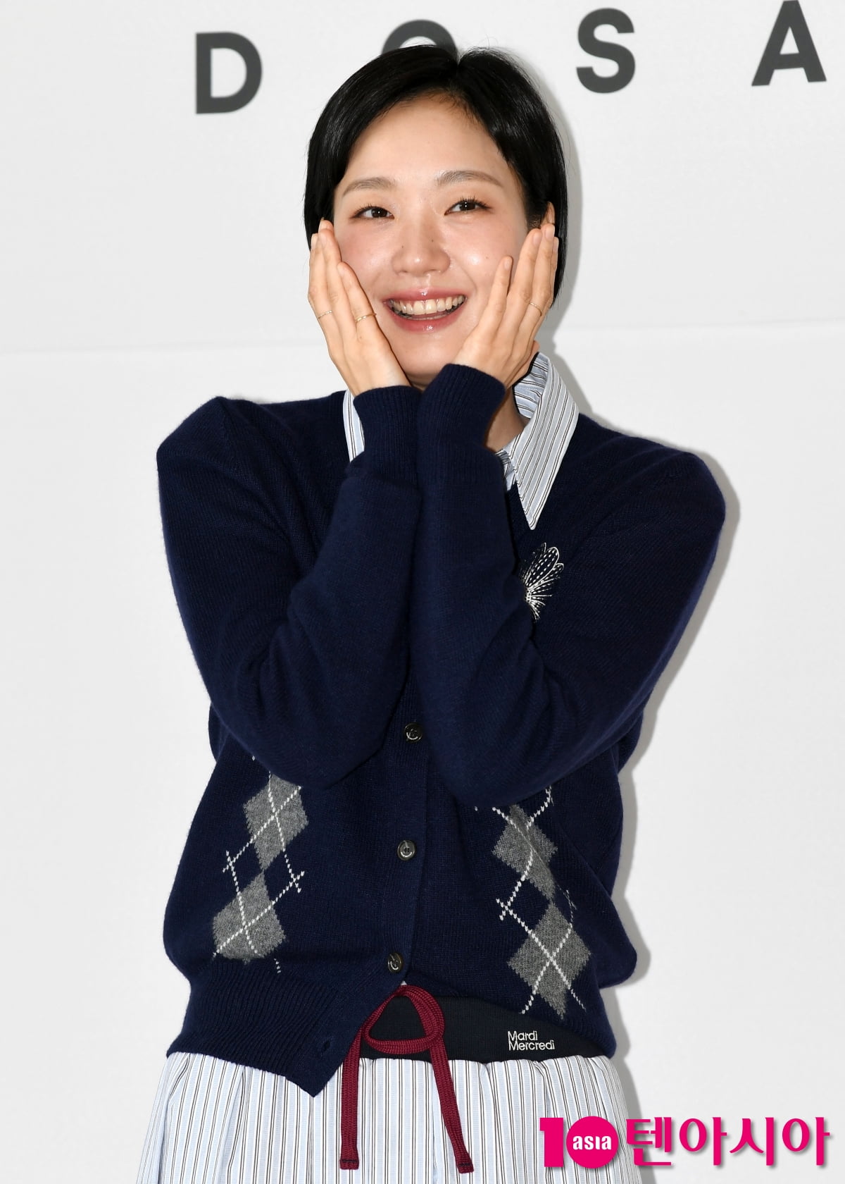 Kim Go-eun Shines at Mardi Mercredi Flagship Opening in Seoul