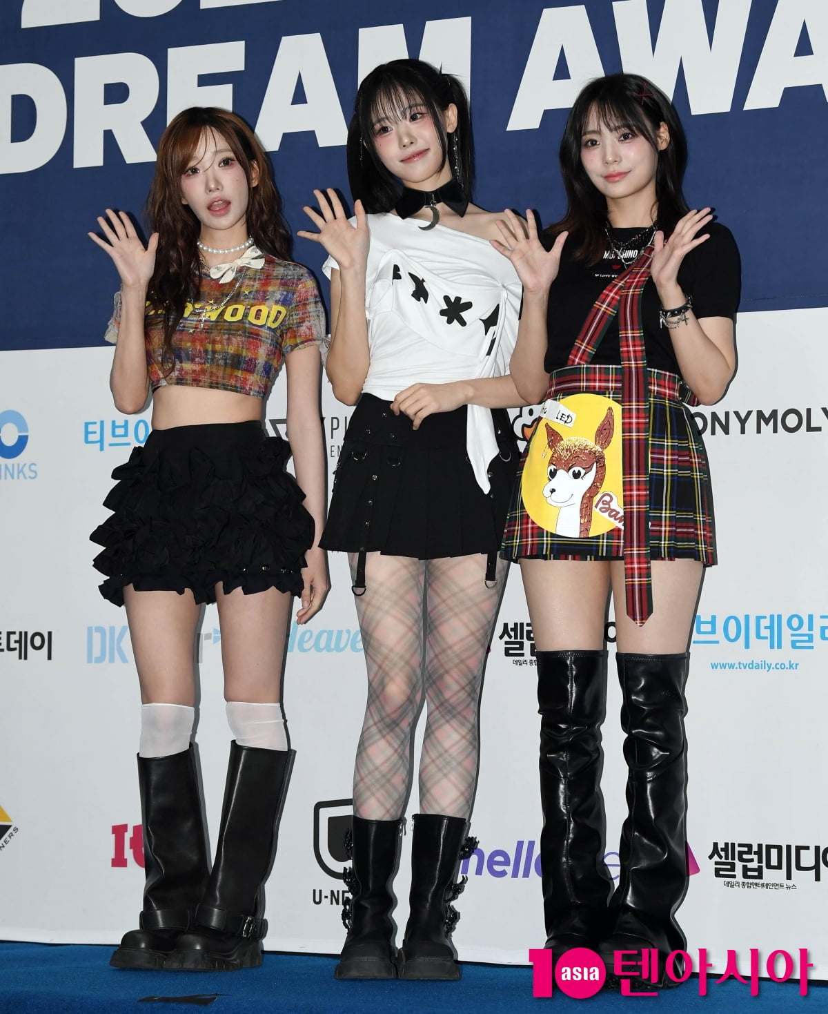 QWER Shines on the Blue Carpet at the 2025 K-World Dream Awards in Seoul