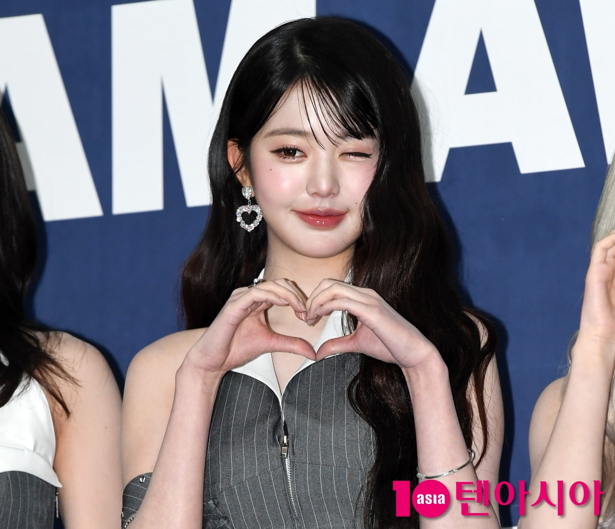 IVE's Jang Wonyoung Shines on the Blue Carpet at the 2025 K-World Dream Awards in Seoul