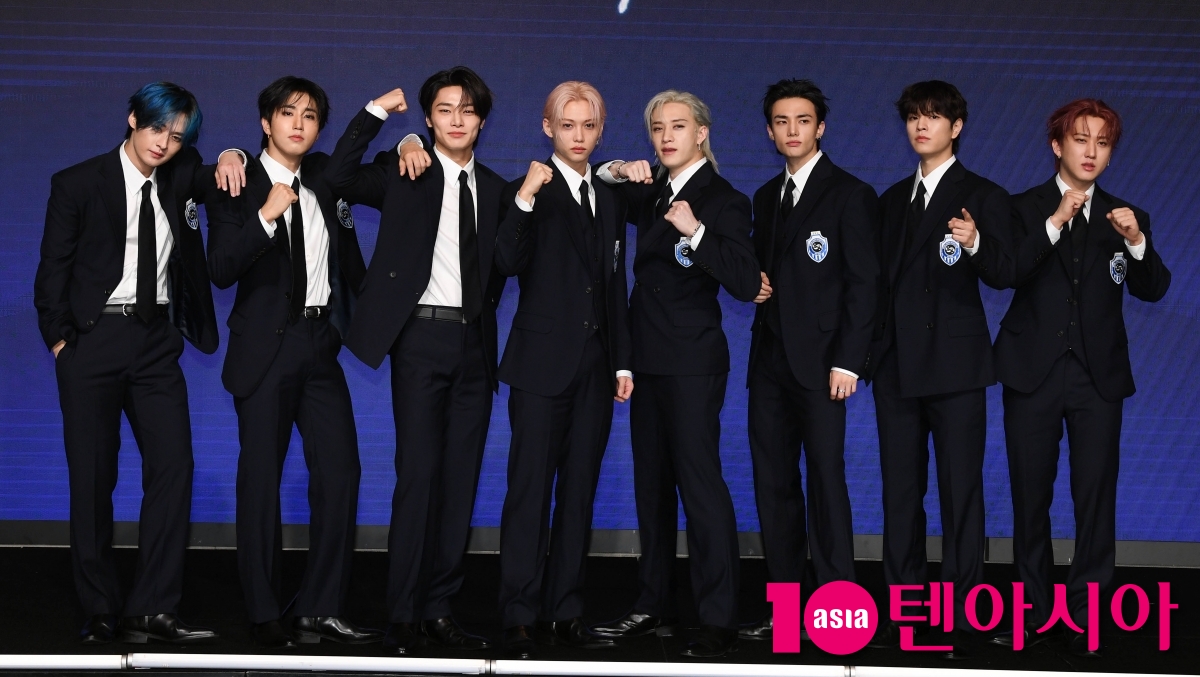Stray Kids Celebrate Global Success with New Album 'KARMA'