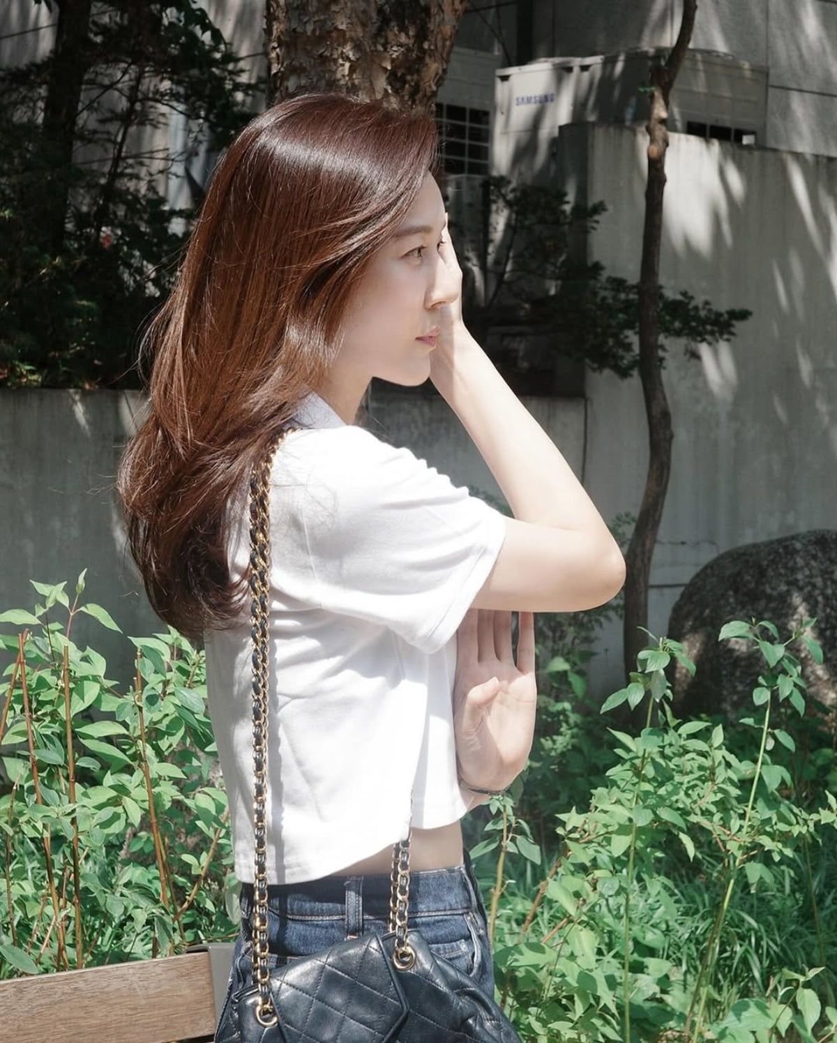 Korean Actress Kim Ha-neul Stuns Fans with Timeless Beauty