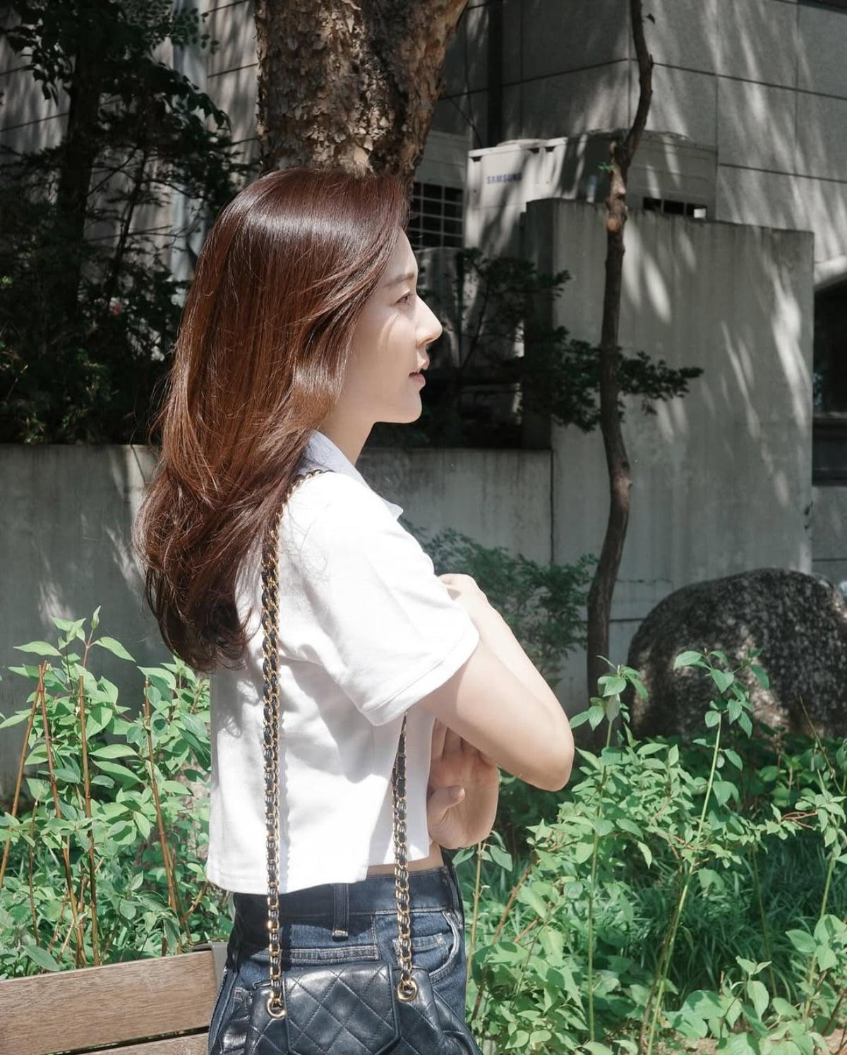 Korean Actress Kim Ha-neul Stuns Fans with Timeless Beauty