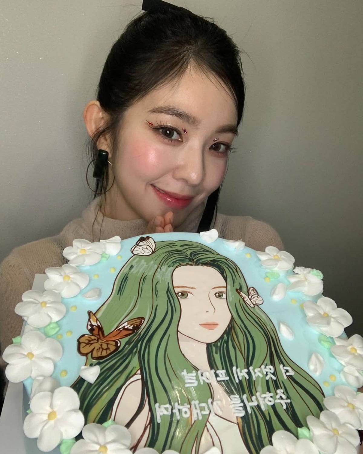 レッドベルベットのアイリーン、アイドル美貌1位のビジュアルを披露
