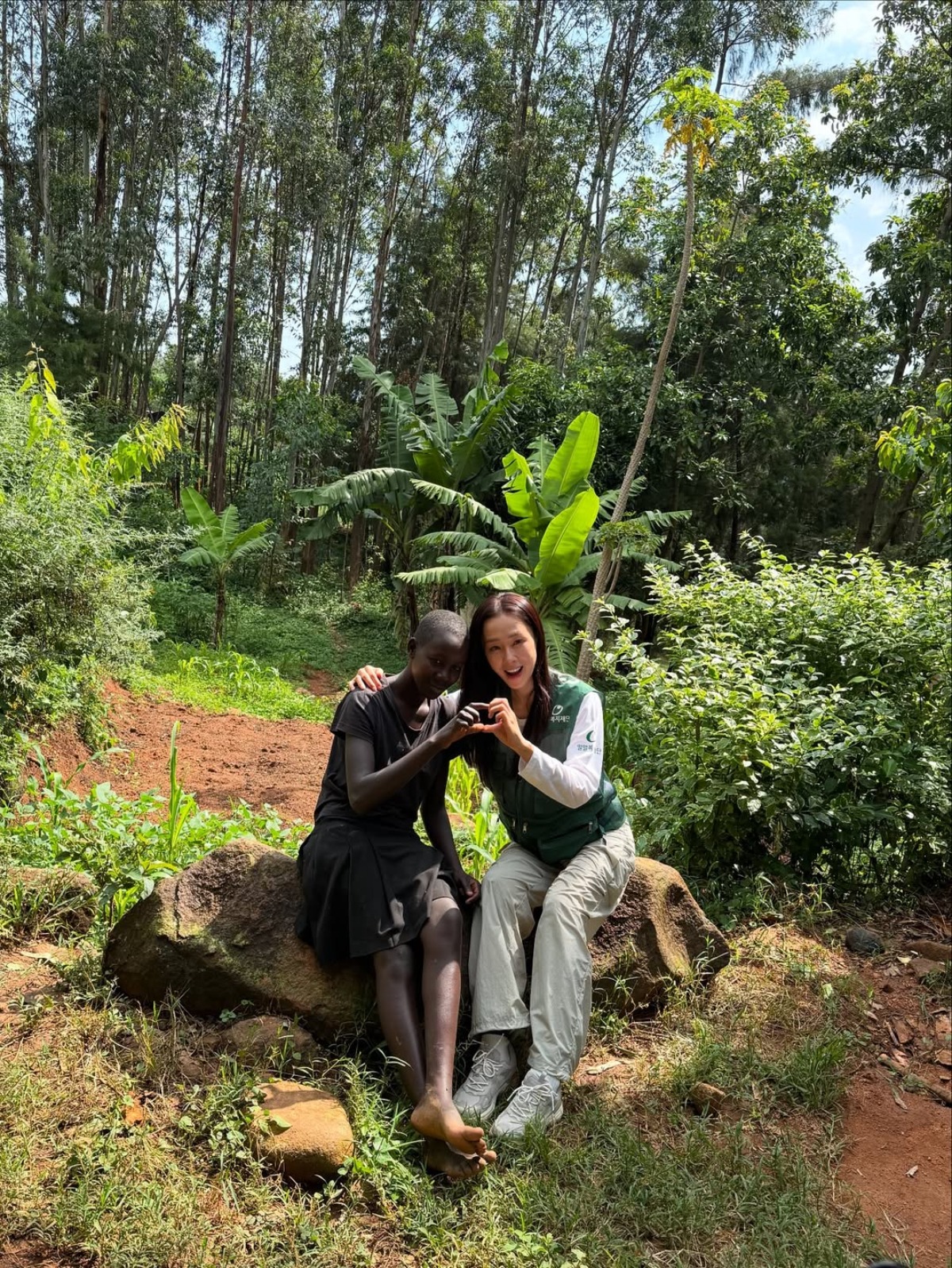 Actress Hong Soo-hyun Spreads Warmth and Kindness in Africa
