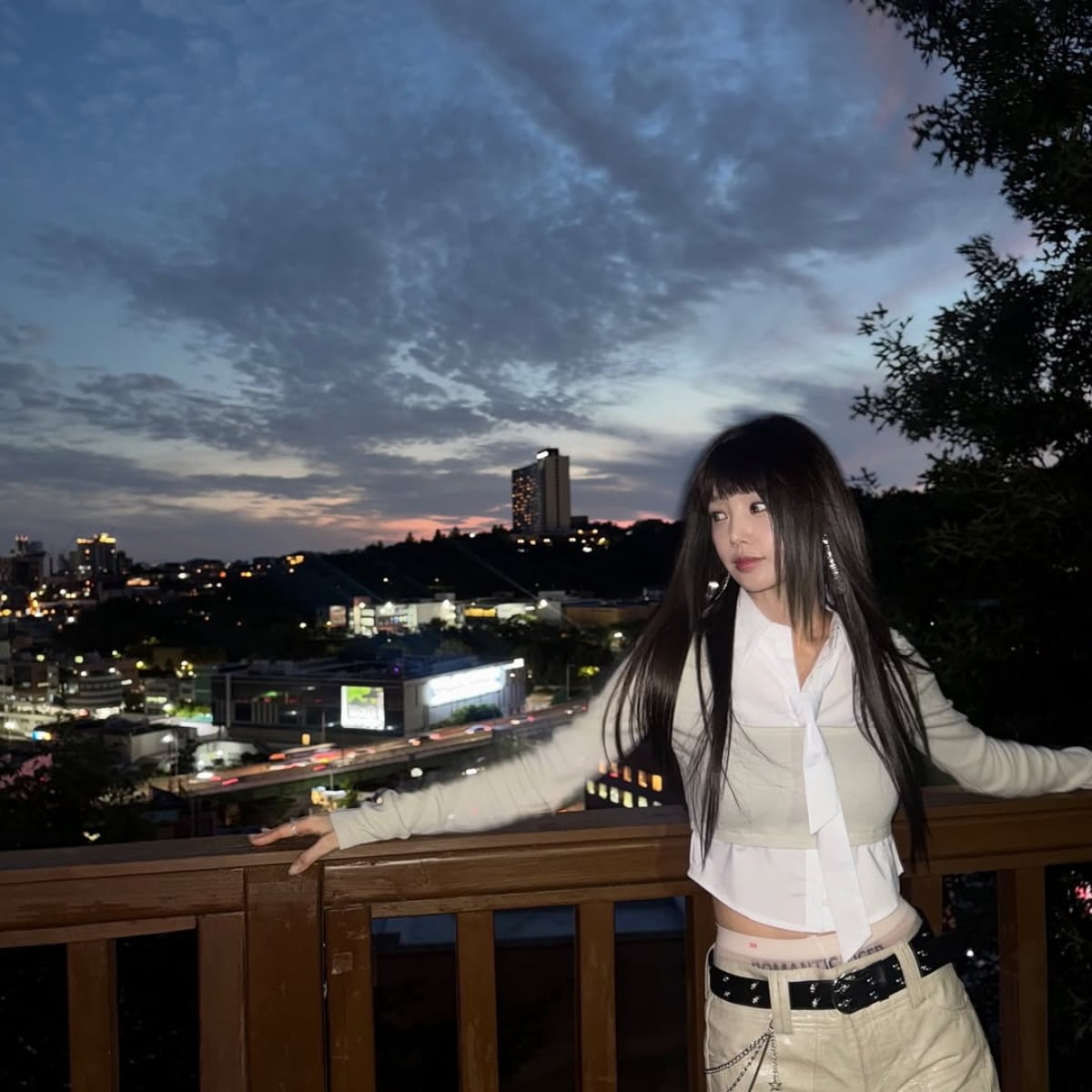 South Korean Star Nam Gyu-ri Captivates Fans with Stunning Nighttime Photos on Instagram