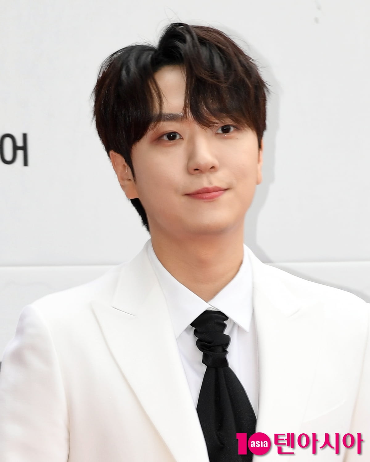 Forestellar's Go Woorim Suffers Ankle Injury During Concert