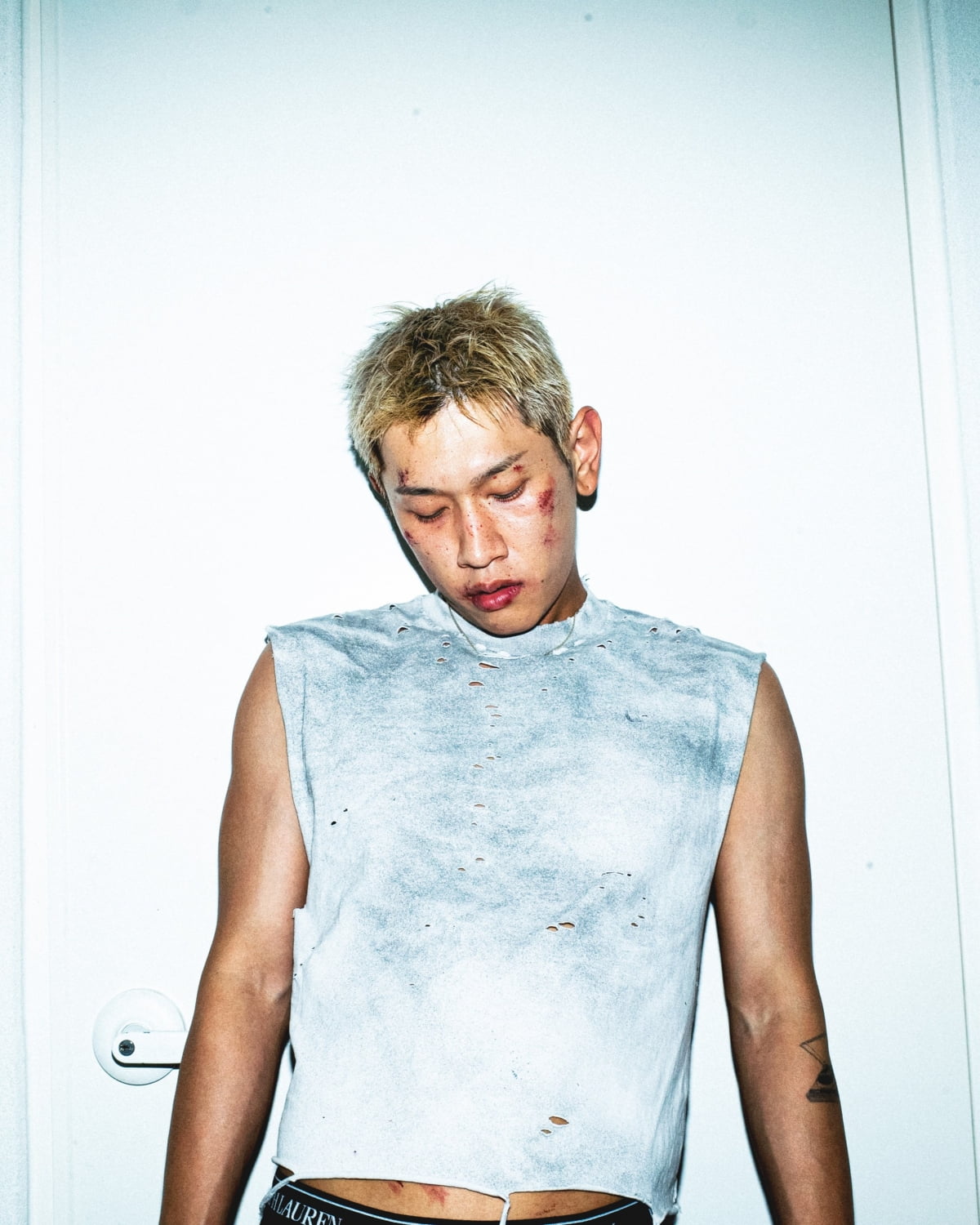 Crush Returns with New EP 'FANG': A Mesmerizing Comeback