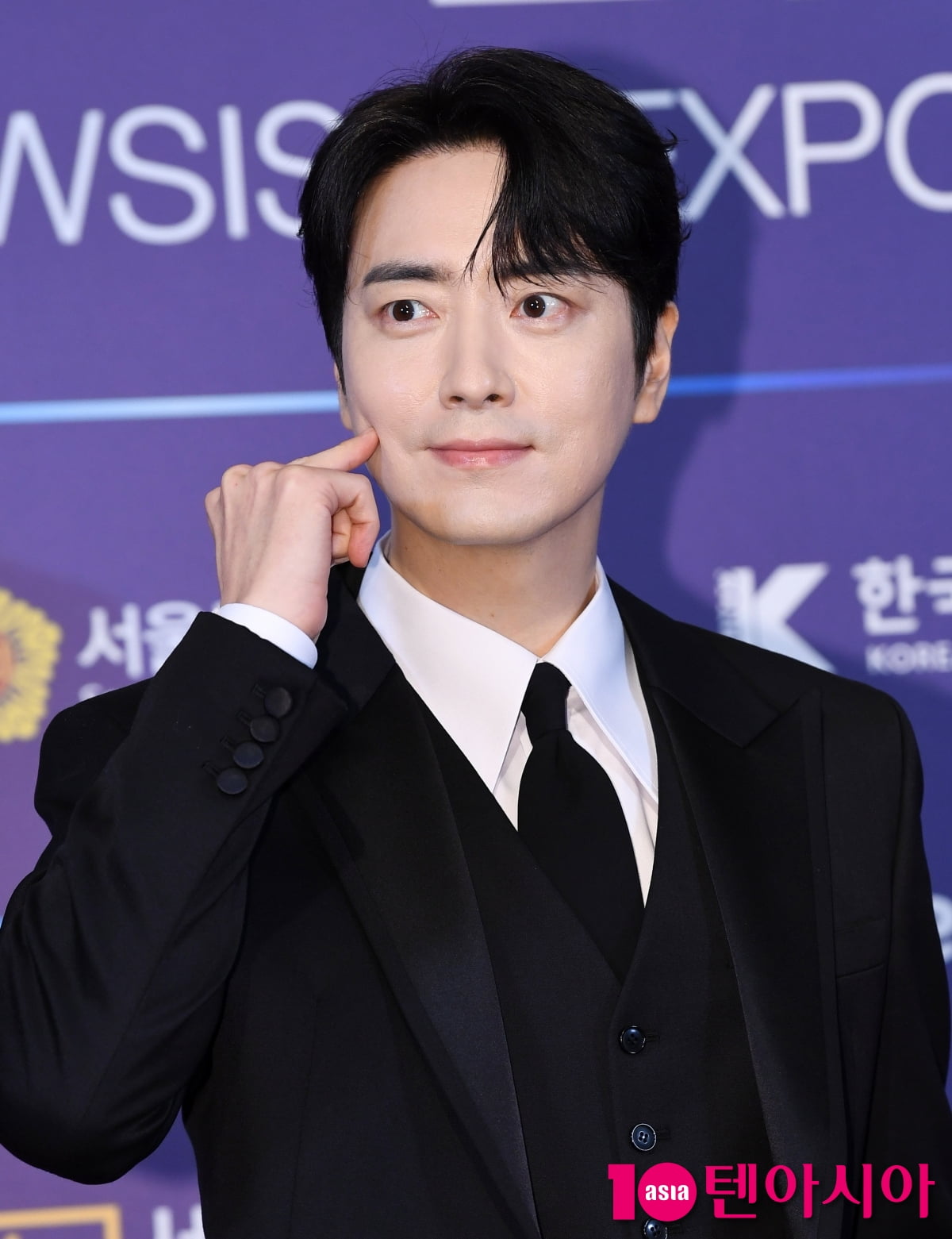 Actor Lee Jun-hyuk Attends 2025 K-Expo Awards Ceremony in Seoul